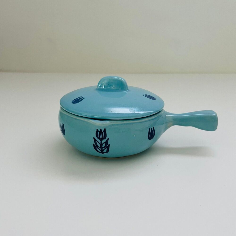 CRONIN POTTERY Dutch Blue Tulip Individual Handled Casserole Dish W Lid & Spout